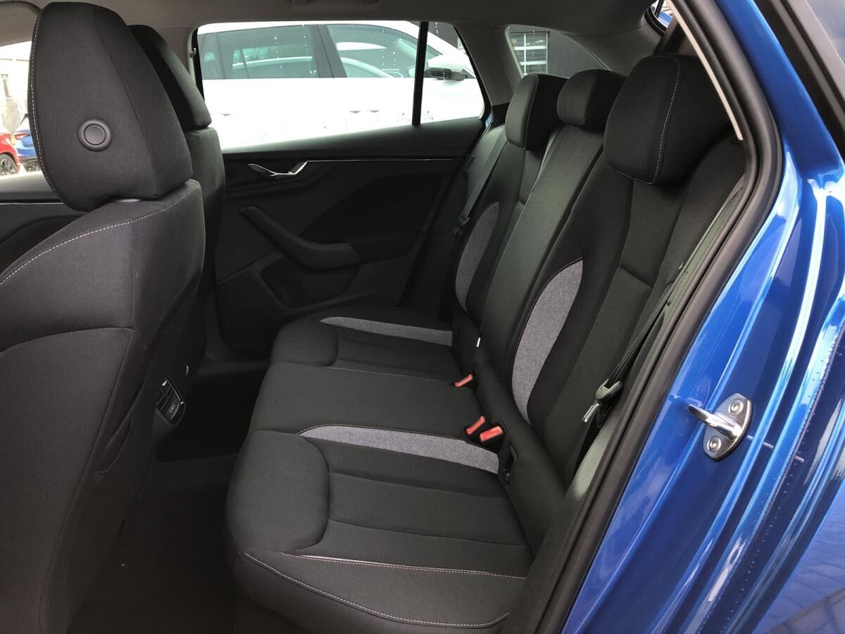 Skoda Scala Drive 7-Gang DSG +AHK+Ladeb.+ACC+Matrix+SHZ+