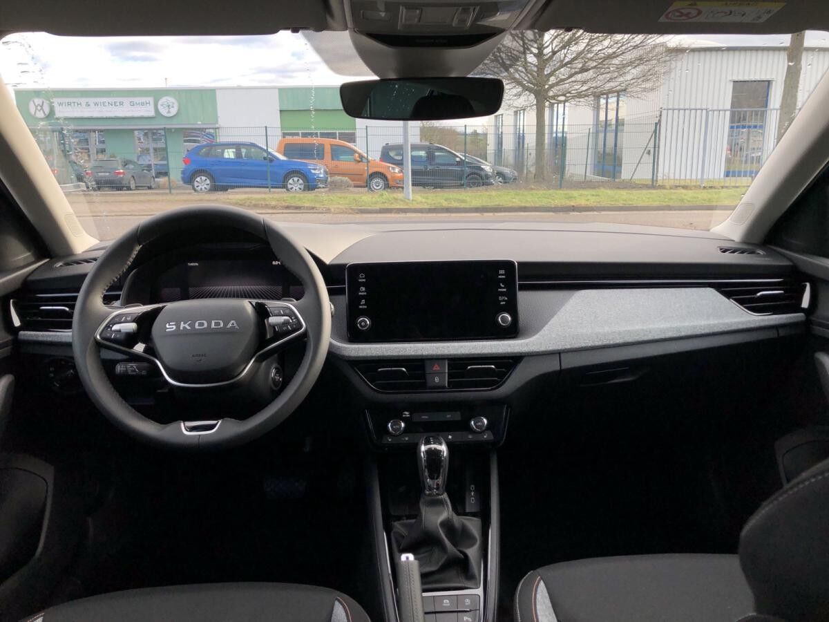 Skoda Scala Drive 7-Gang DSG +AHK+Ladeb.+ACC+Matrix+SHZ+
