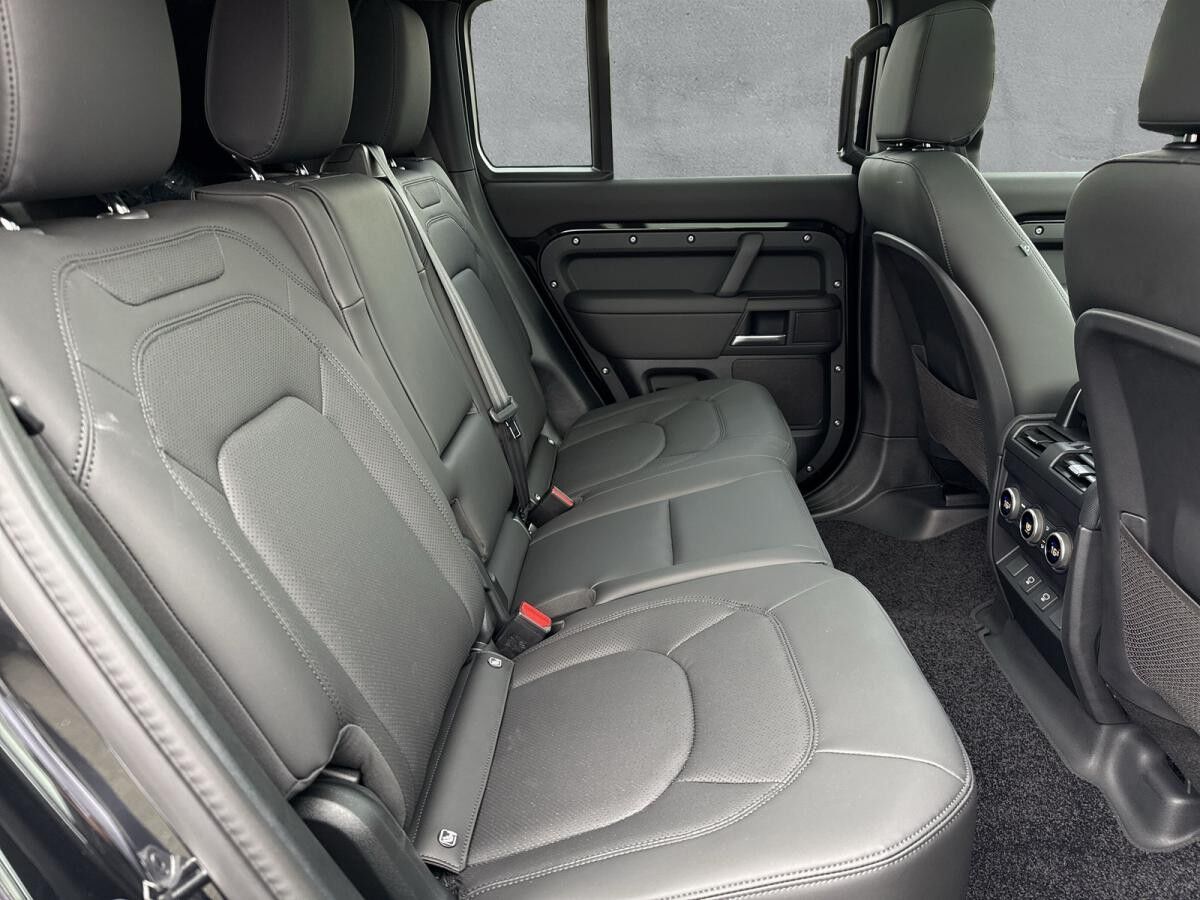 Land Rover Defender 130 D300 OUTBOUND (sofort verfügbar )