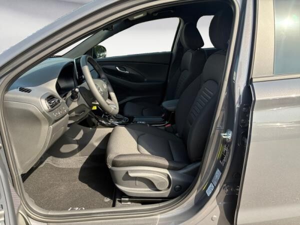 Hyundai i30 Advantage // AUTOMATIK // SOFORT VERFÜGBAR