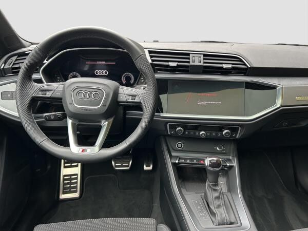 Audi Q3 Sportback S line 40 TFSI qu 5JGar MATRIX Assist #black Pano