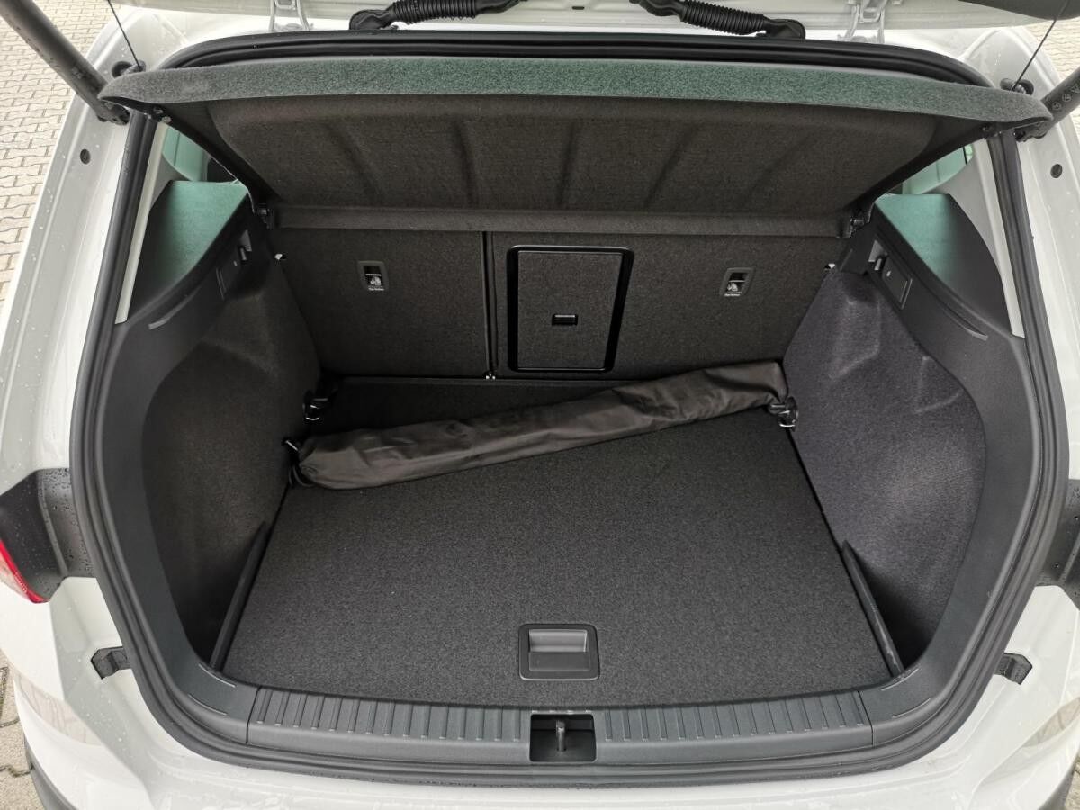 Seat Ateca Road Edition Allwetter AHK PDC v+h Kamera