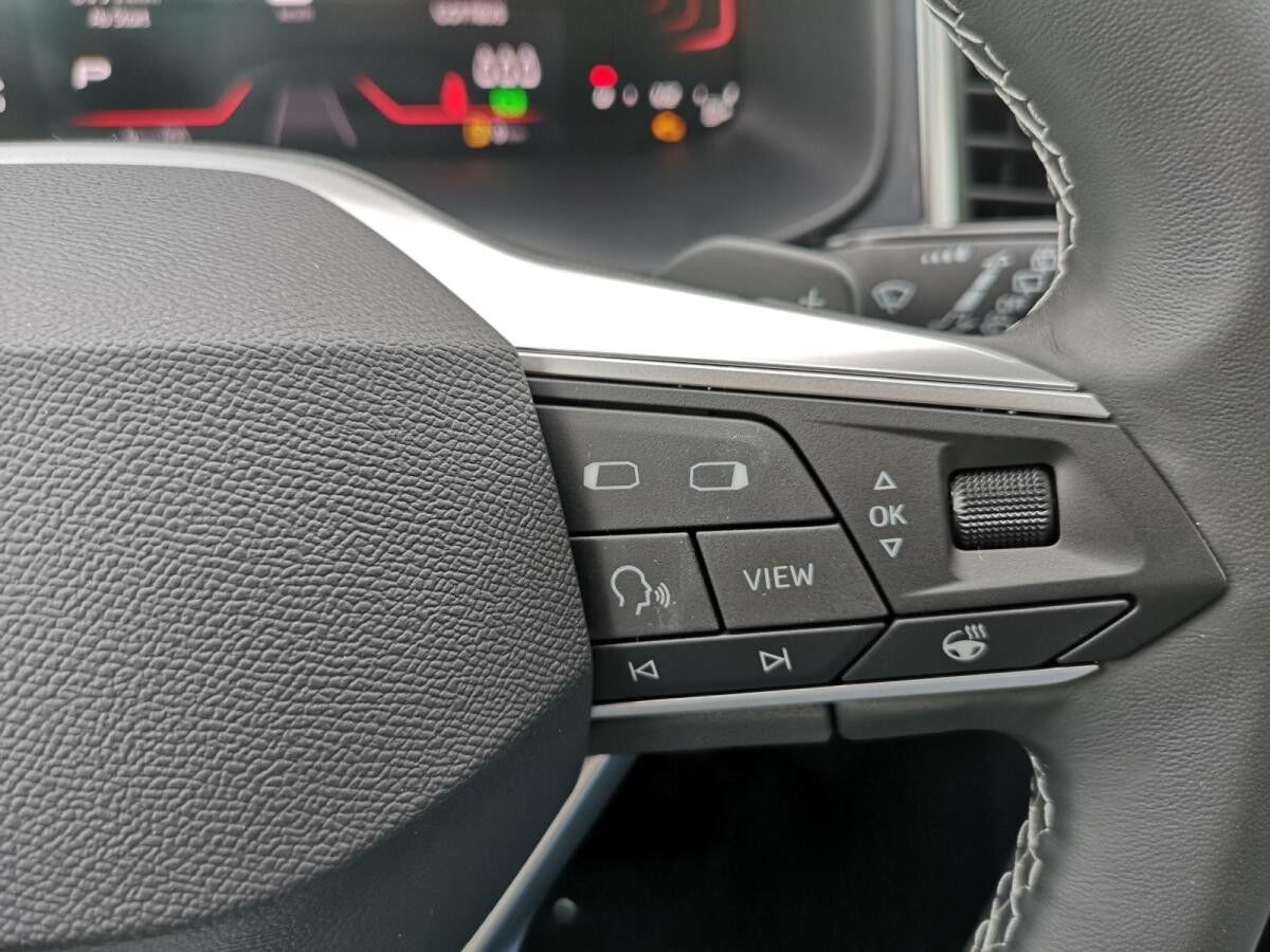 Seat Ateca Road Edition Allwetter AHK PDC v+h Kamera