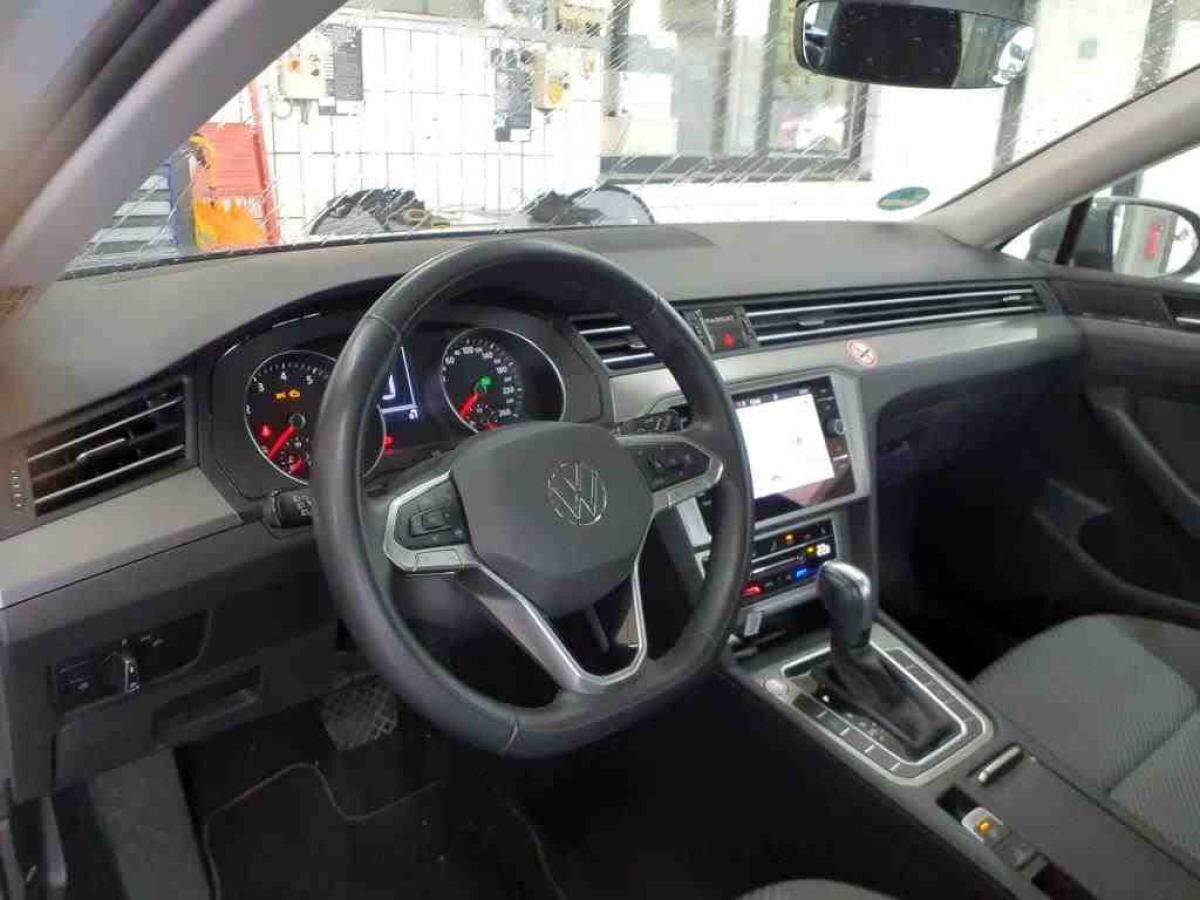 Volkswagen Passat Variant Conceptline 1.5TSI DSG/ Navi, LED