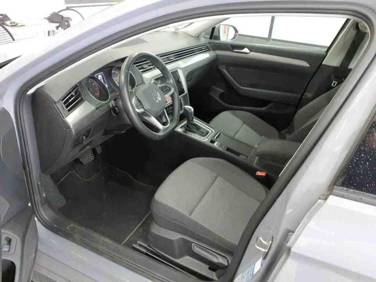 Volkswagen Passat Variant Conceptline 1.5TSI DSG/ Navi, LED