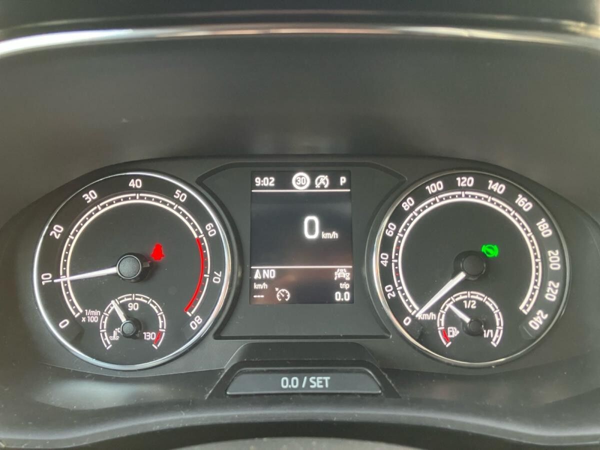 Skoda Fabia Style 1.0TSI DSG / Navi, CarPlay, AHK, LED