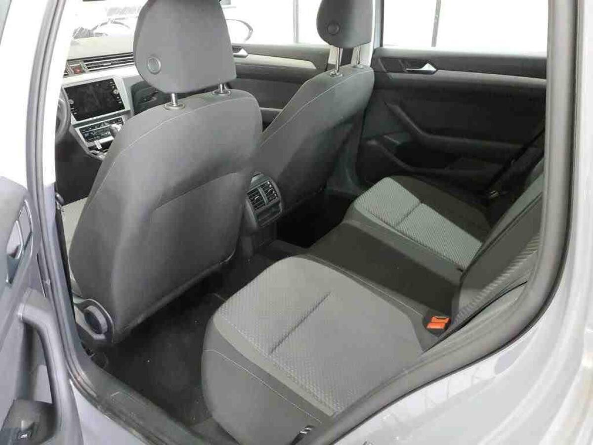 Volkswagen Passat Variant Conceptline 1.5TSI DSG/ Navi, LED