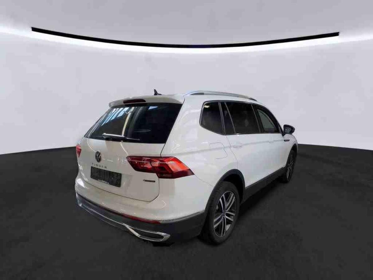 Volkswagen Tiguan Allspace Elegance 2.0TDI 4M DSG/ Pano,AHK