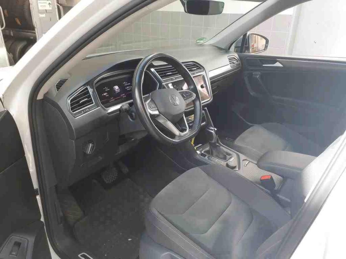 Volkswagen Tiguan Allspace Elegance 2.0TDI 4M DSG/ Pano,AHK