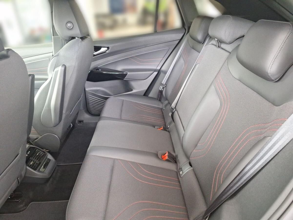 Volkswagen ID.4 GTX mit Entertainment-Paket 4Motion Navi IQ.LIGHT - LED-Matrix-Scheinwerfer Sprachbedienung DAB+