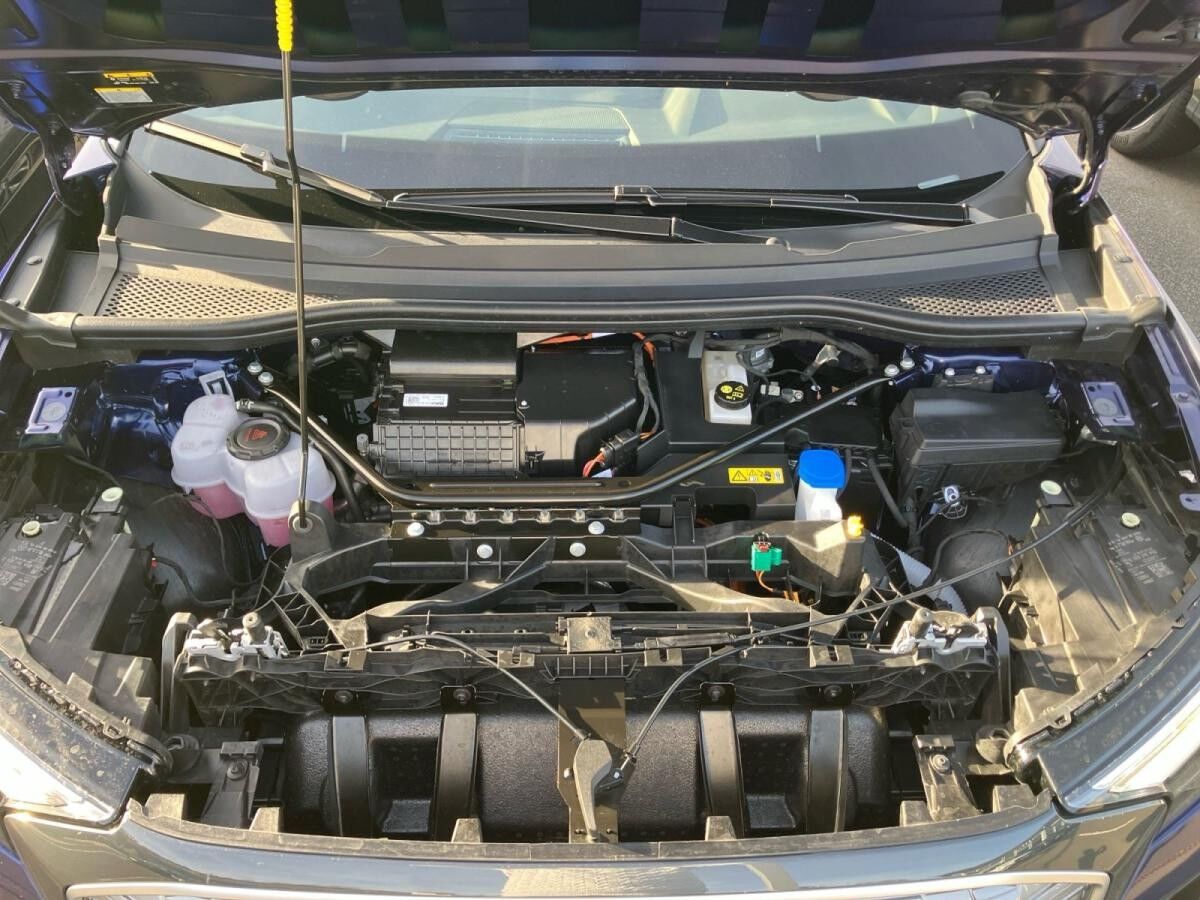 Audi Q4 e-tron advanced 45 / MMI-Navi plus, AHK, LED