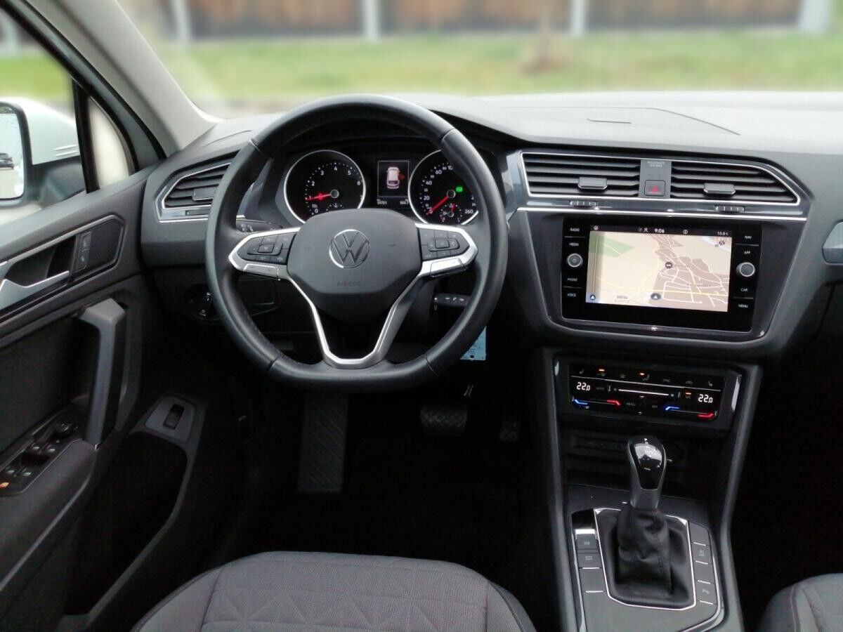 Volkswagen Tiguan Life 1.5 TSI DSG / Navi, LED, AHK, ACC