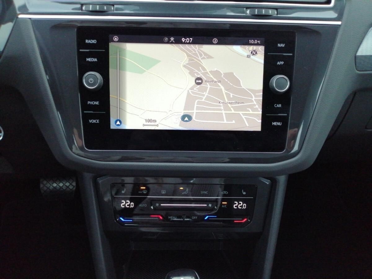 Volkswagen Tiguan Life 1.5 TSI DSG / Navi, LED, AHK, ACC