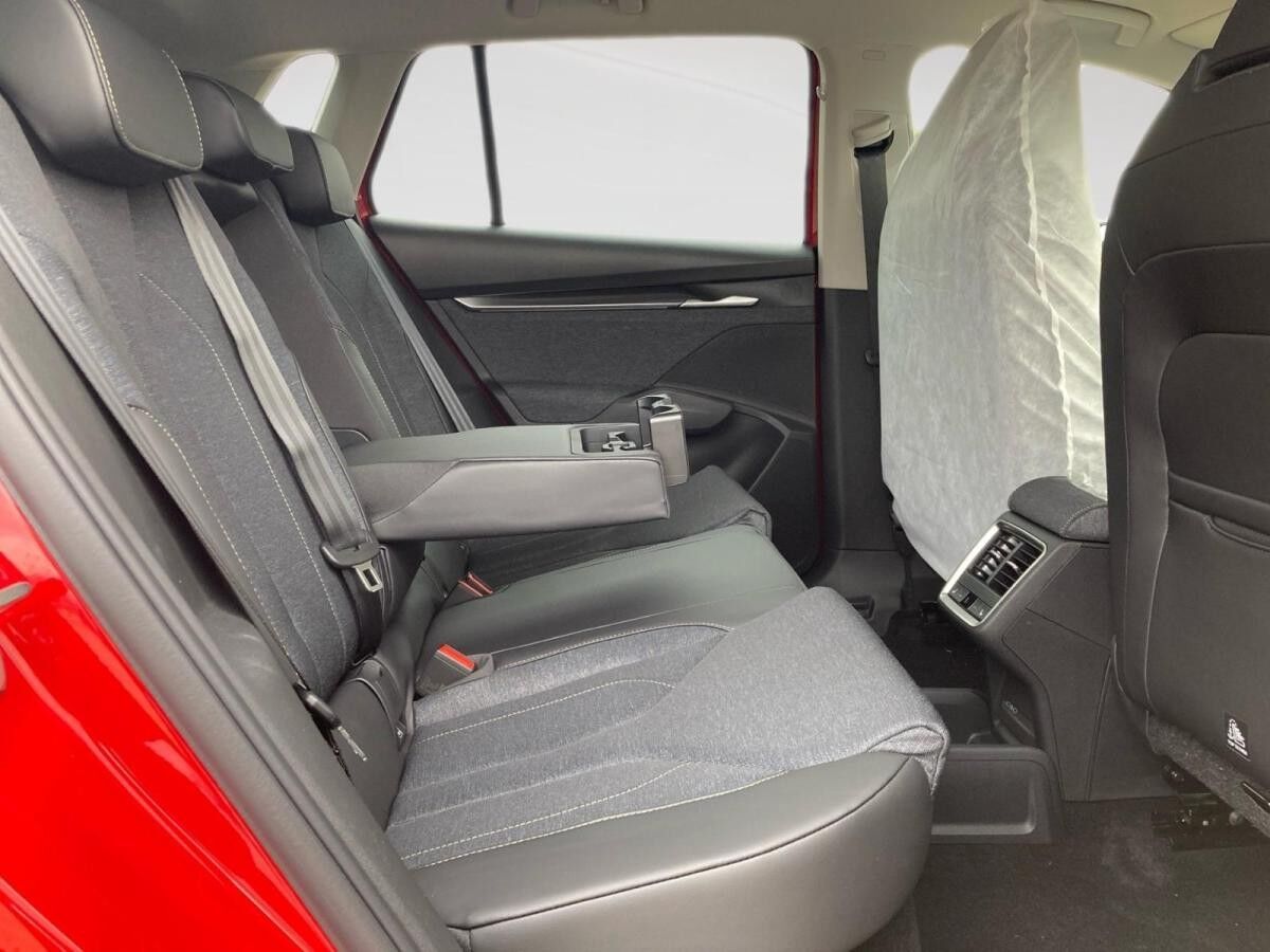 Skoda Elroq 50 Tour LED.NAV.AHK.WINTER.SignA.KAM.KESSY.PDC.SMARTLINK.DAB