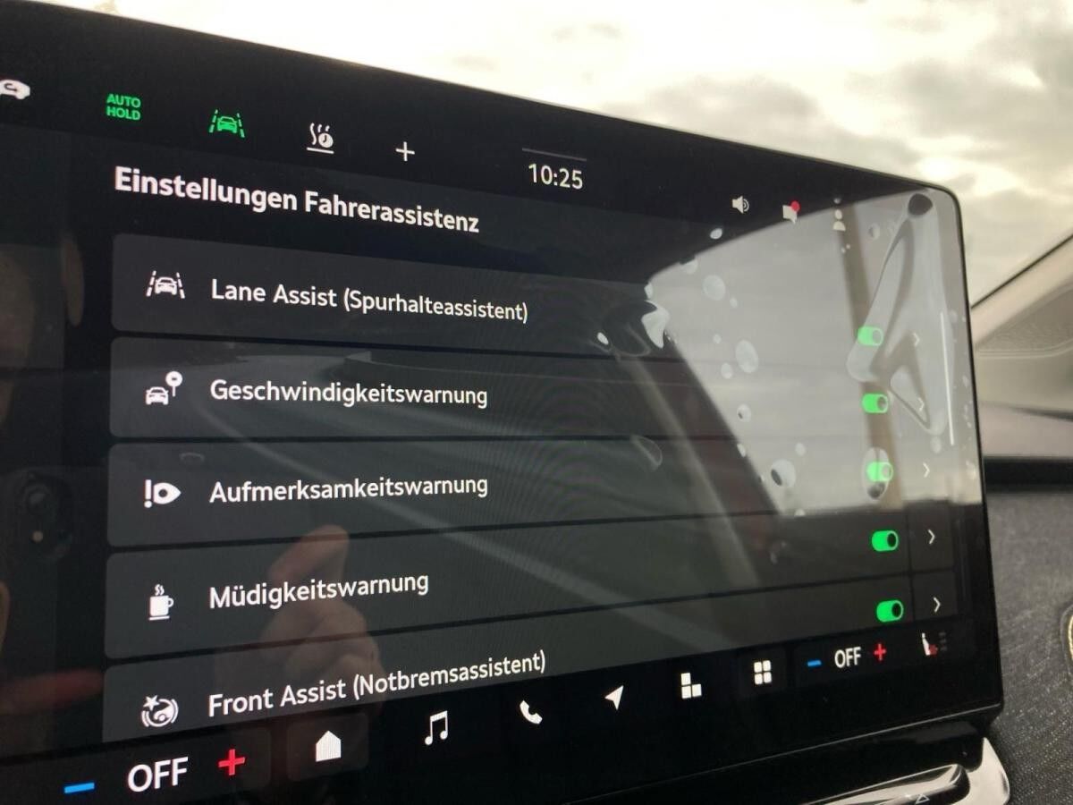 Skoda Elroq 50 Tour LED.NAV.AHK.WINTER.SignA.KAM.KESSY.PDC.SMARTLINK.DAB