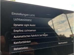 Skoda Scala Tour 1.5TSI LED.DSG.PANO.LaneA.AHK-VORB.PDC.AMBIENTE.SmartLink+.WIRELESS