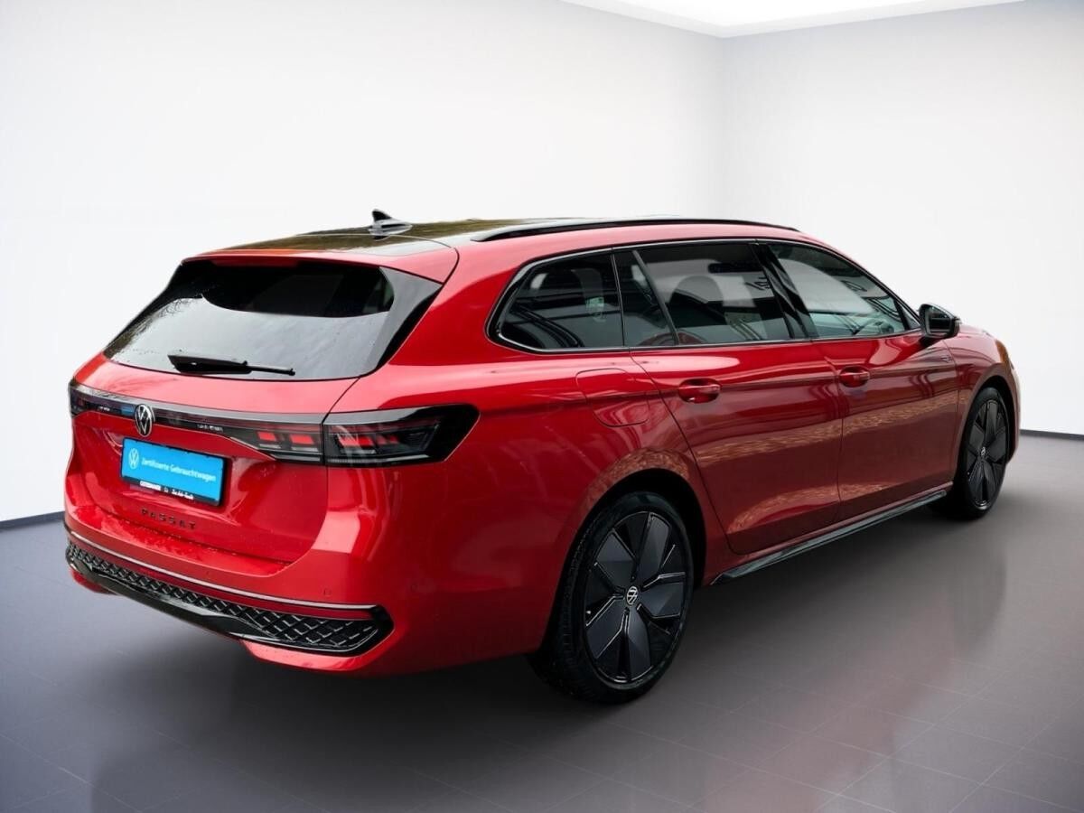Volkswagen Passat Variant R-LINE 2.0TSI DSG 4M NP.81T ACC.5J-G.AHK.STHZG.HARMAN.KAMERA.NAVI