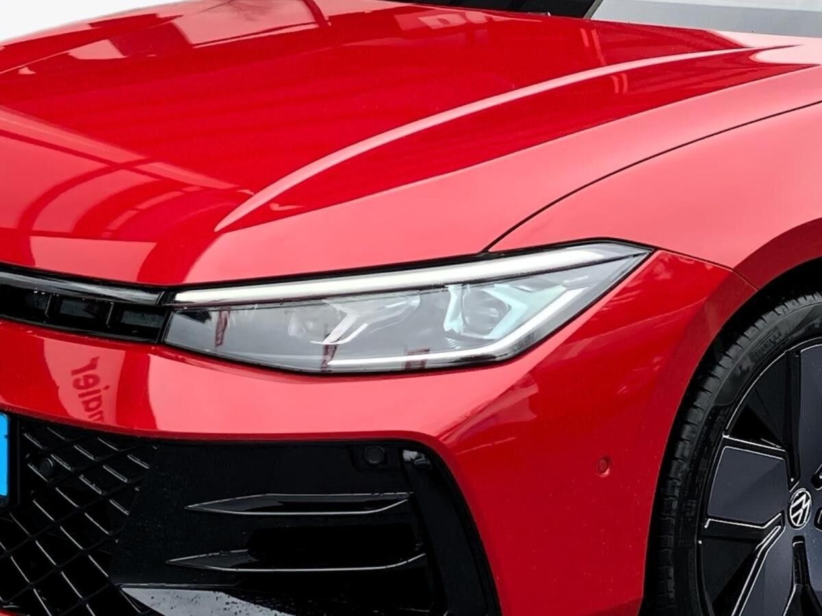 Volkswagen Passat Variant R-LINE 2.0TSI DSG 4M NP.81T ACC.5J-G.AHK.STHZG.HARMAN.KAMERA.NAVI