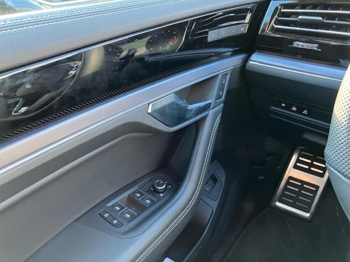 Volkswagen Touareg R-LINE 3.0TSI NP.115T ACC.5J-G.AHK.STHZG.DYNAMIC.AREA-VIEW.NAVI.LUFT