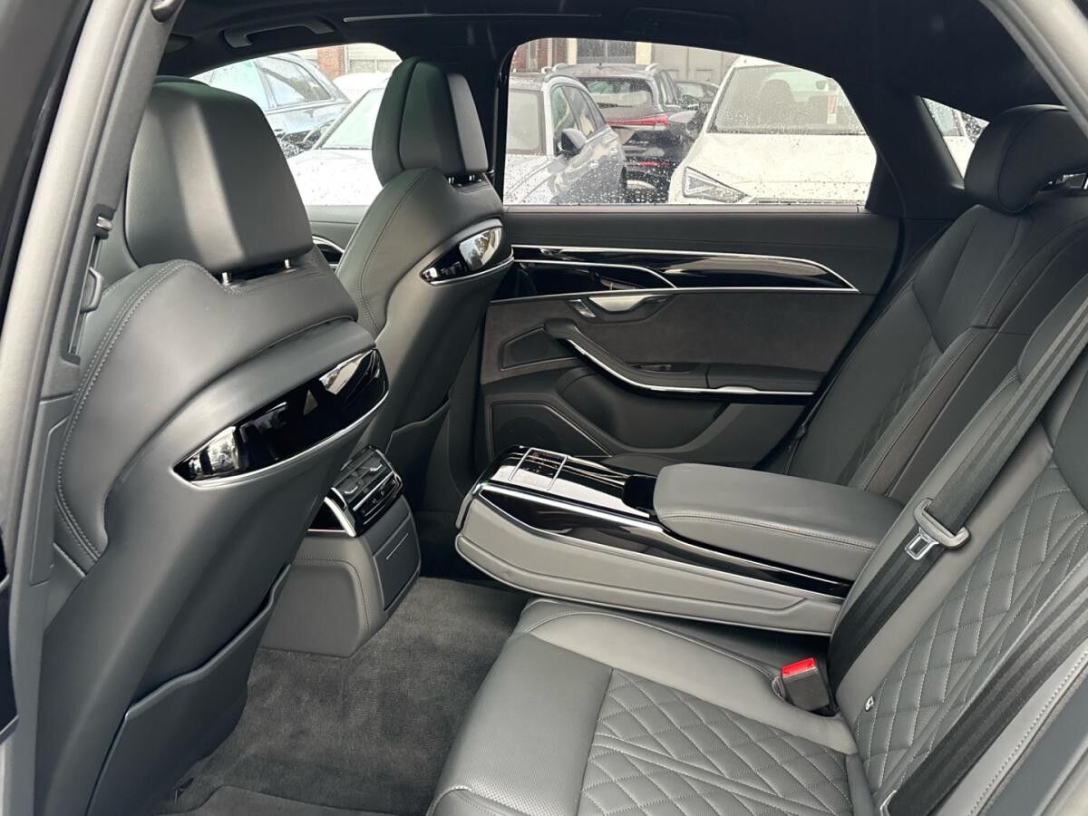 Audi A8 60 TFSI e quattro Matrix Pano B&O Leder