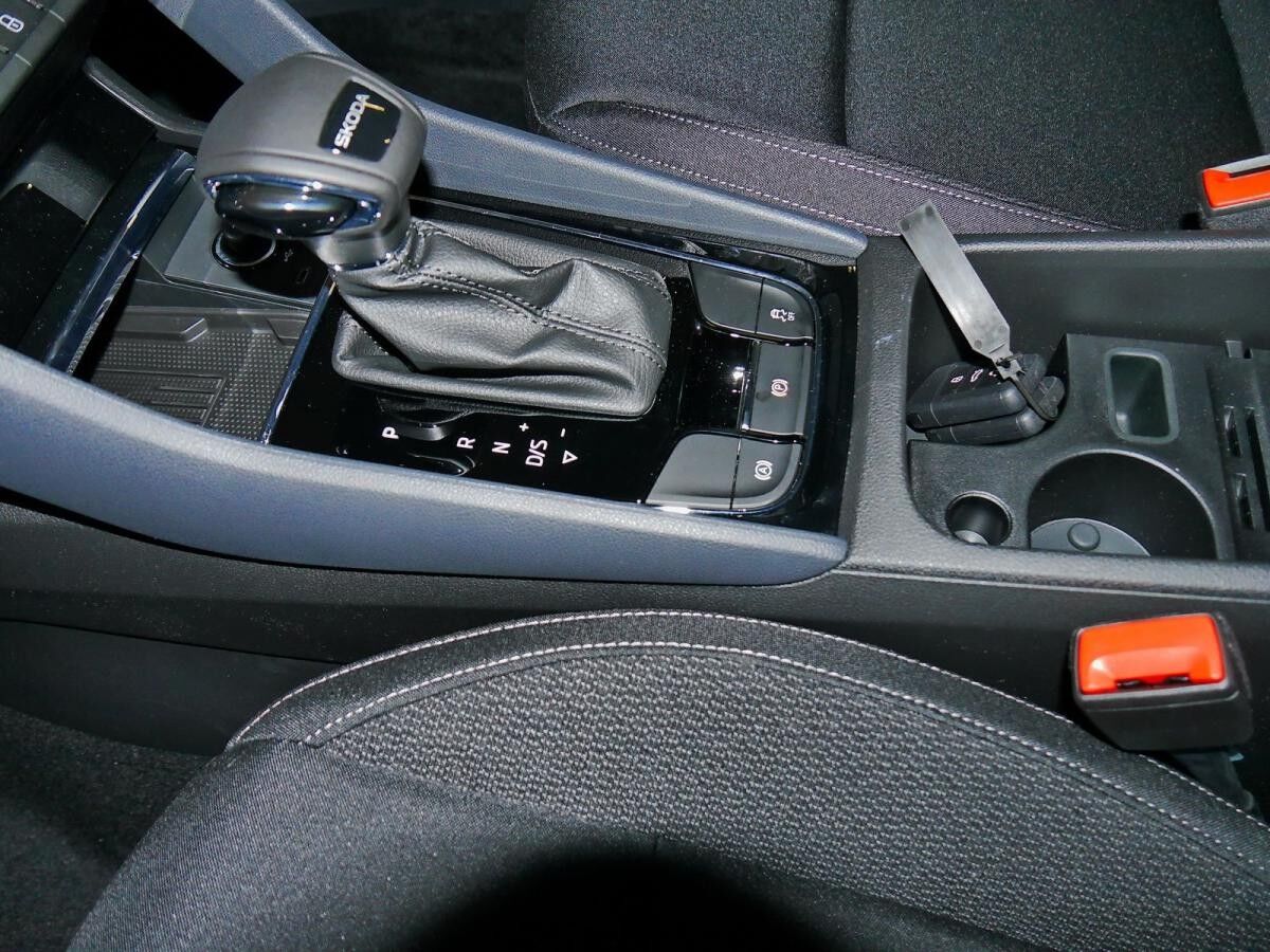 Skoda Karoq "Selection" 1.5TSI 150PS DSG *SOFORT VERFÜGBAR*