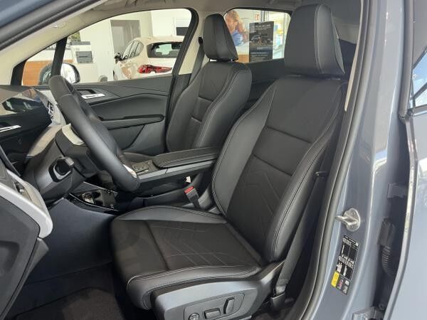 BMW 225 e xDr AT. ACC Ad-LED Kamera Aktivs.H/K AHK Navi