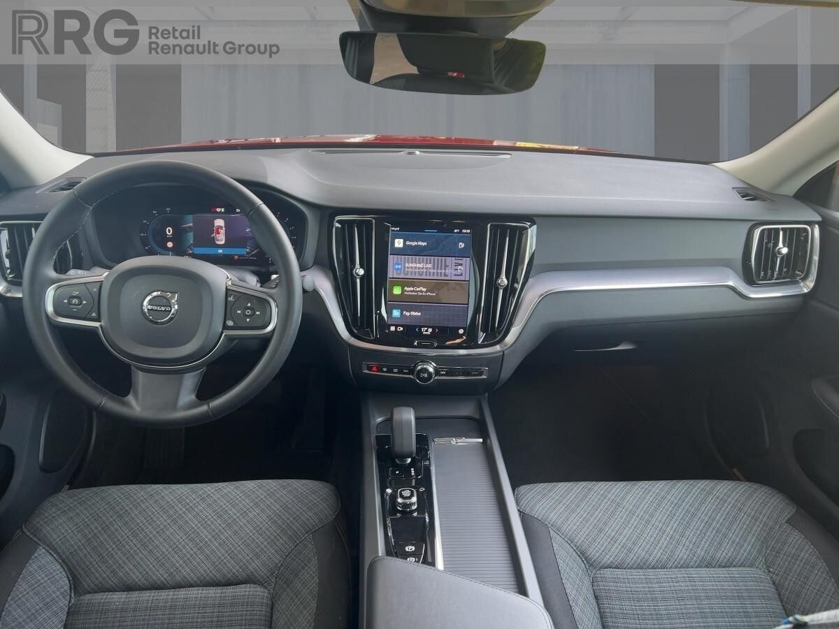 Volvo S60 Plus Dark B4