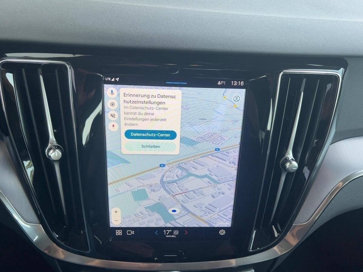 Volvo S60 Plus Dark B4