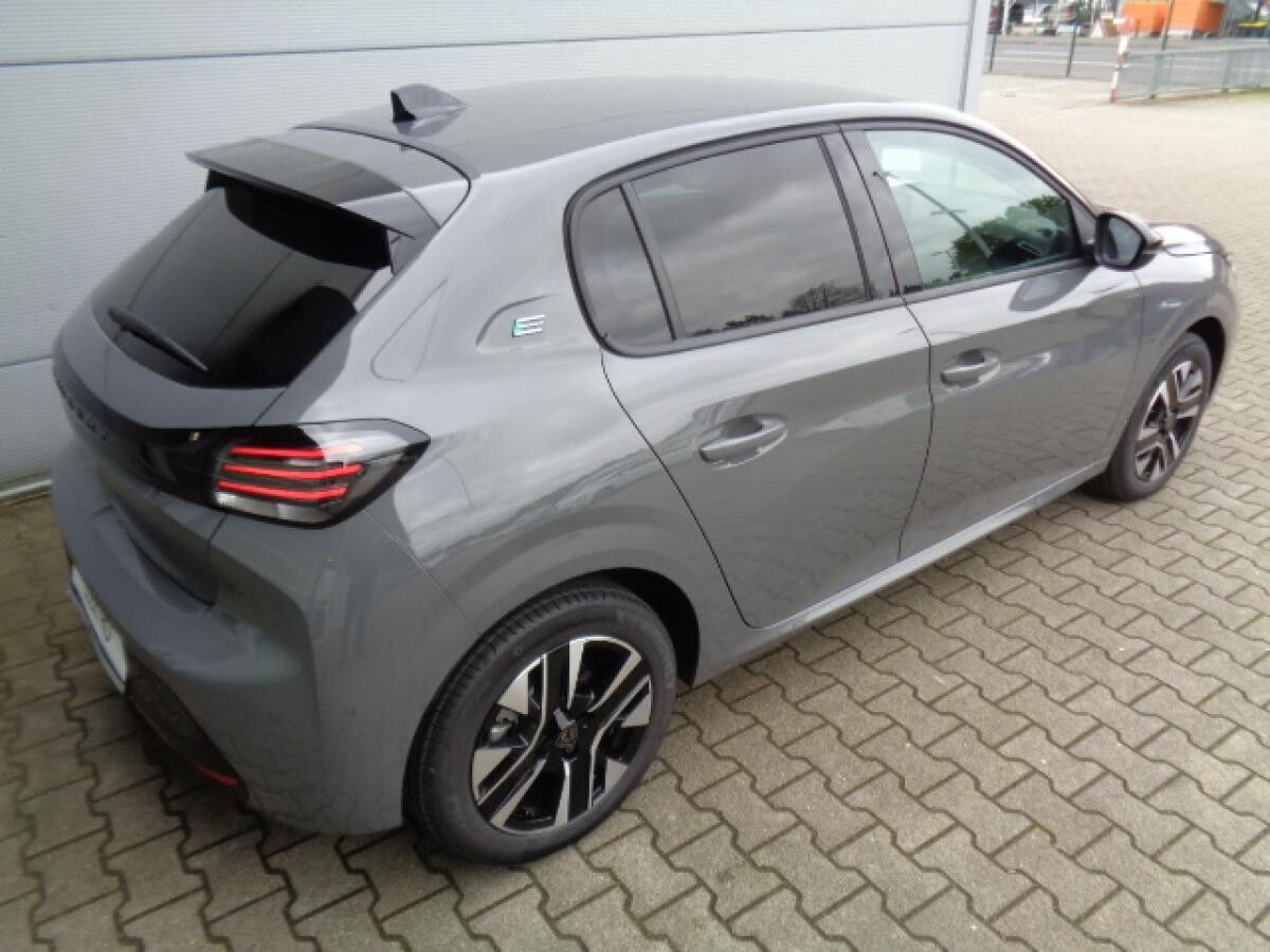 Peugeot 208 Elektromotor 156 Allure OBC, Navi, Sitzheizung