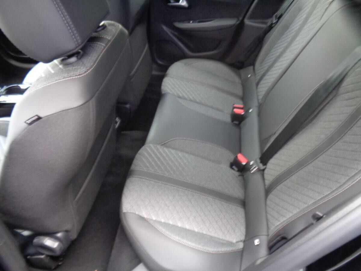 Peugeot 208 Elektromotor 156 Allure SH, OBC, PDC vo+hi