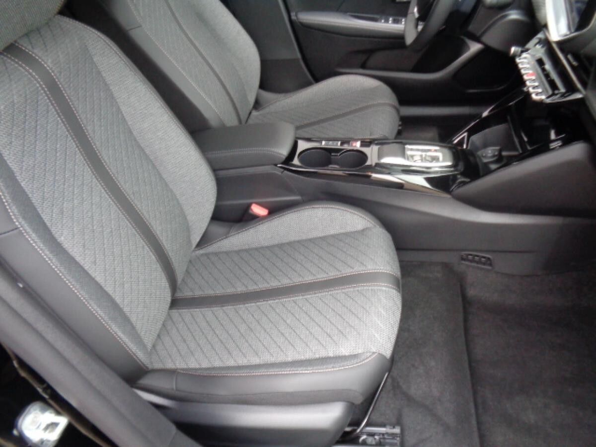 Peugeot 208 Elektromotor 156 Allure SH, OBC, PDC vo+hi