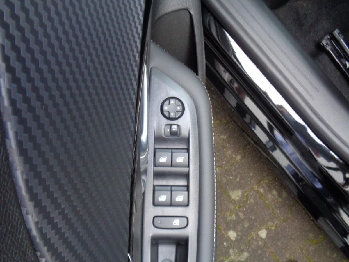 Peugeot 208 Elektromotor 156 Allure SH, OBC, PDC vo+hi