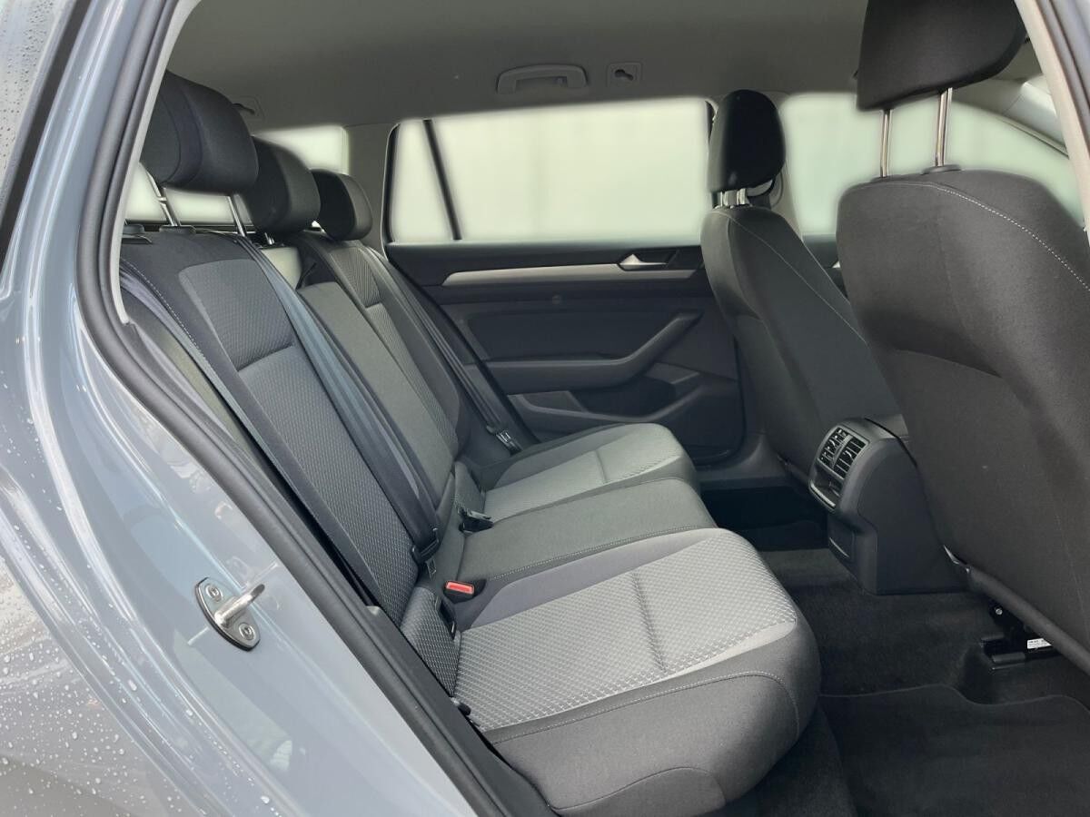 Volkswagen Passat Variant Conceptline 1.5TSI DSG/ Navi, LED
