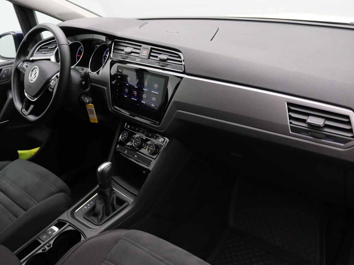 Volkswagen Touran Comfortline 2.0 TDI DSG / Navi, LED, RFK