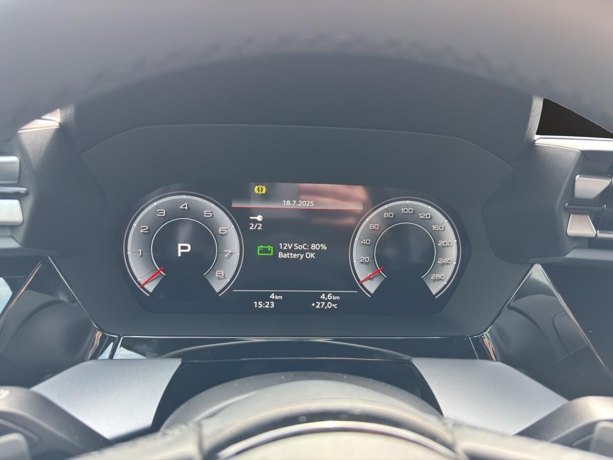 Audi A3 Sportback S line TFSI 110 kW S tronic / Navi plus, LED, ACC, Rückfahrkamera, Sportsitze