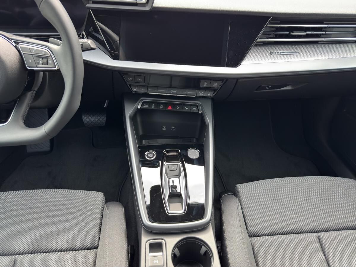 Audi A3 Sportback S line TFSI 110 kW S tronic / Navi plus, LED, ACC, Rückfahrkamera, Sportsitze