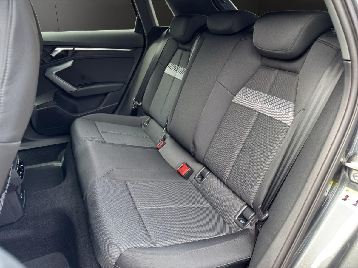 Audi A3 Sportback S line TFSI 110 kW S tronic / Navi plus, LED, ACC, Rückfahrkamera, Sportsitze