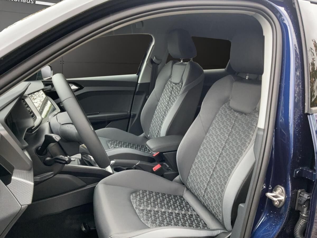 Audi A1 allstreet 30 TFSI S tronic / Assistenzpaket, Navi, LED, Sportsitze