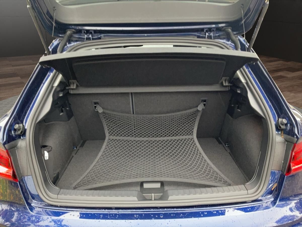 Audi A1 allstreet 30 TFSI S tronic / Assistenzpaket, Navi, LED, Sportsitze