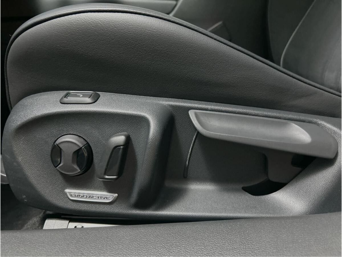 Volkswagen Passat Variant Business Navi LED AHK