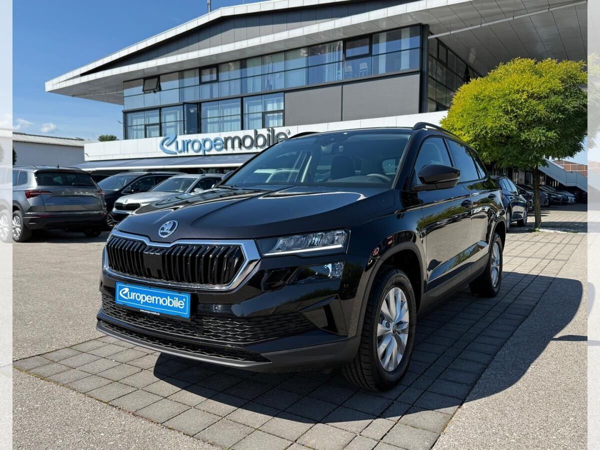 Skoda Karoq SELECTION 1.5 TSI DSG (UVP 43.359€ /KW48/25) AHK/PARK/WINTER/KESSY/230V/4J.GARA./UVM.