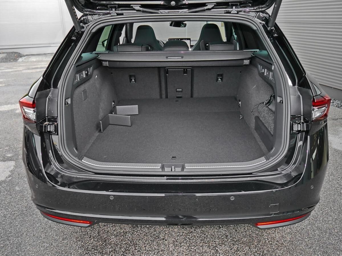 Skoda Superb Combi "Sportline" 1.5TSI iV Hybrid DSG *SOFORT VERFÜGBAR* Skoda Superb Combi "Sportline" 1.5TSI iV Hybrid DSG *SOFORT VERFÜGBAR*