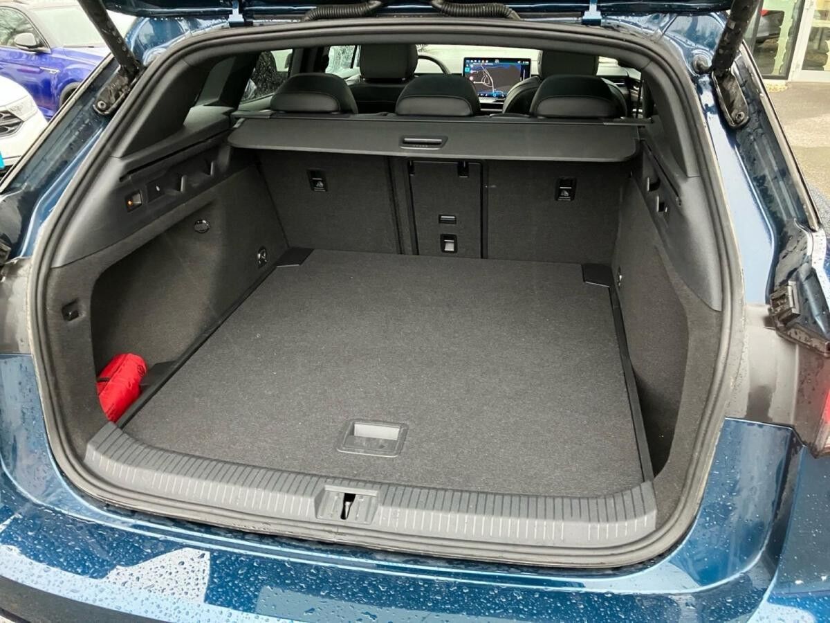 Volkswagen ID.7 Tourer GTX NP.77T ACC.5J-G.WÄRMEPUMPE.AHK.AREA-VIEW.NAVI.HUD.DCC.LKRD-HZG