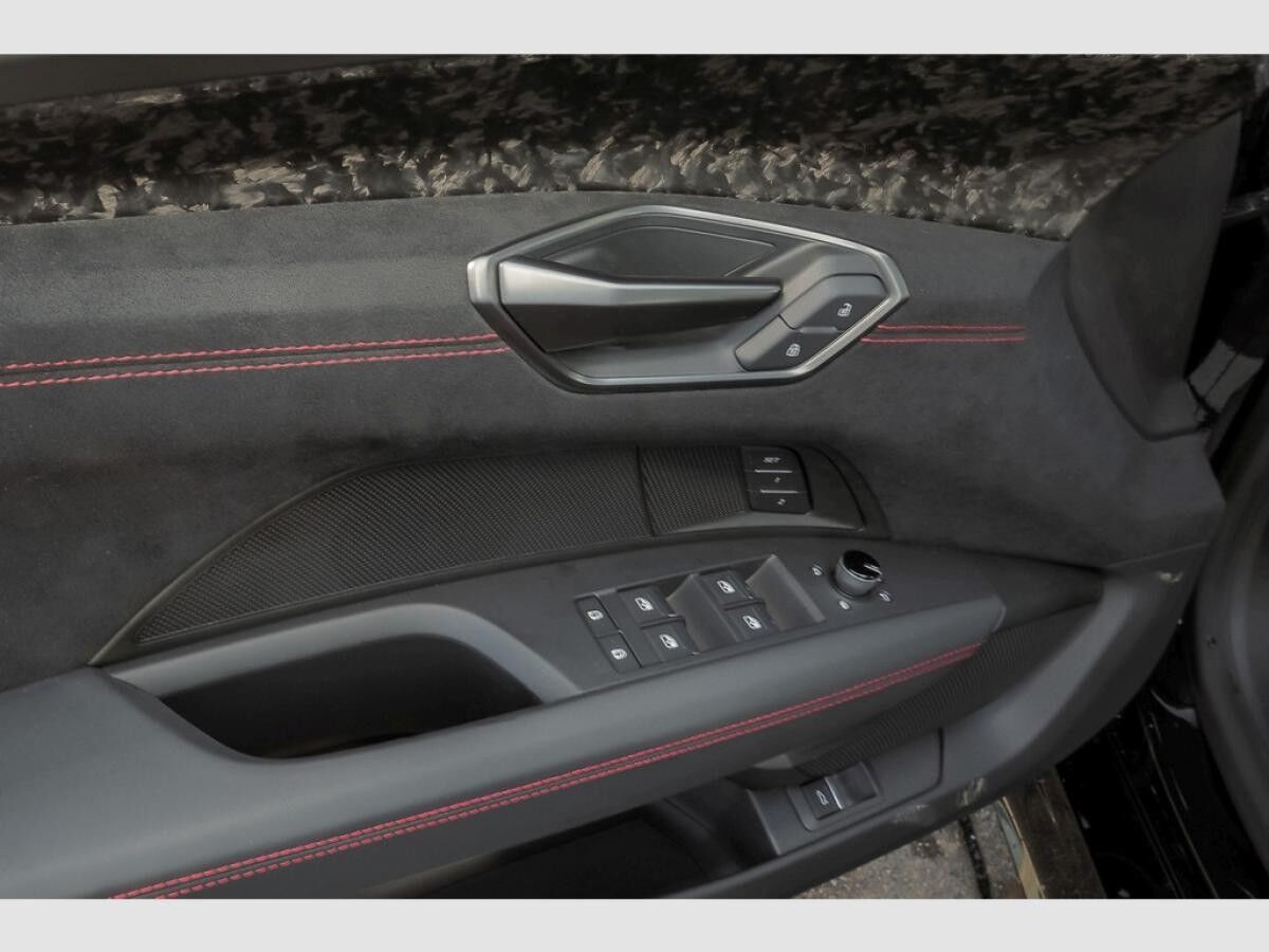 Audi RS e-tron GT perf. All Black/Carbon/S-Sitze/Laser/360°/HuD Audi RS e-tron GT perf. All Black/Carbon/S-Sitze/Laser/360°/HuD