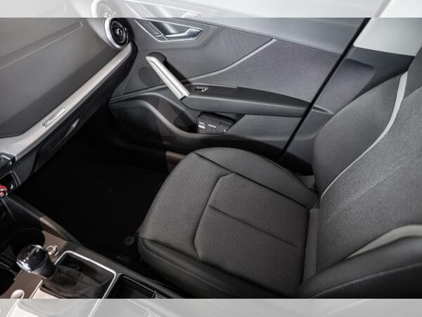 Audi Q2 35 TFSI S tronic Matrix Sound CarPlay Kamera