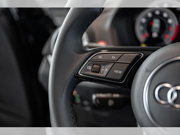 Audi Q2 35 TFSI S tronic Matrix Sound CarPlay Kamera