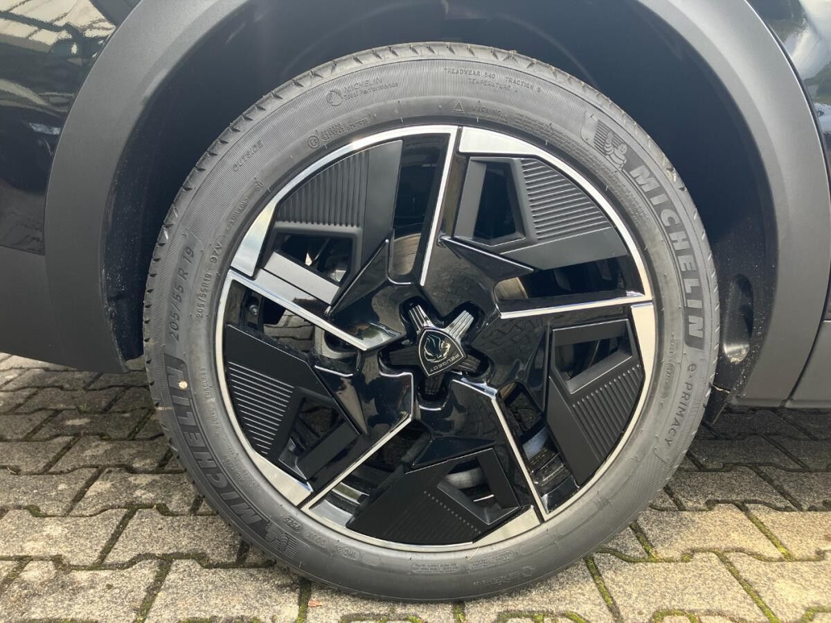 Peugeot 408 GT 1.2 ACC*LED*Navi*SHZ*2xKlima*360°Kam