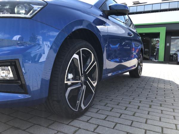 Skoda Fabia TOUR 1.5 TSI DSG AHK+WSS BEHEIZT+ACC+SHZ