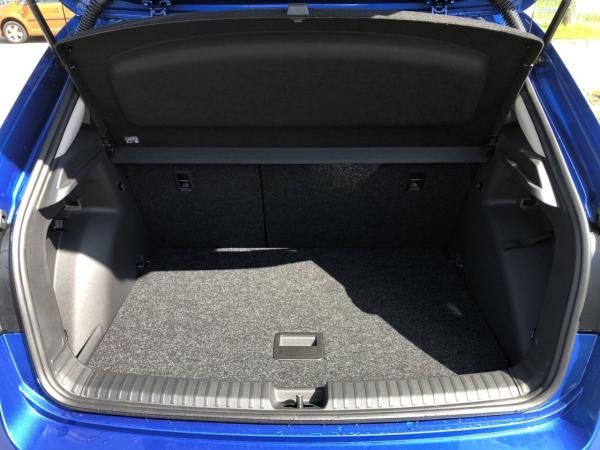 Skoda Fabia TOUR 1.5 TSI DSG AHK+WSS BEHEIZT+ACC+SHZ