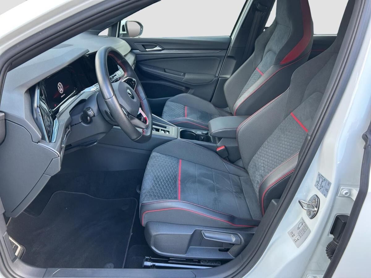 Volkswagen Golf GTI VIII Clubsport DCC Business+ LM19 Light-Assist